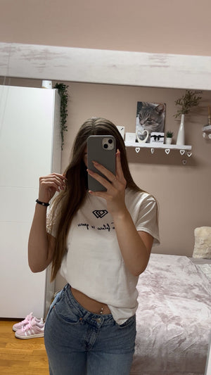 B. Júlia